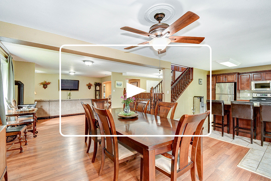reel-services-video-overlay promotional video services–kitchen with play button